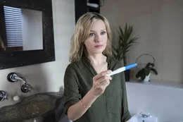 Wie soll sie ihrem Mark beibringen, dass sie ein Kind erwartet? Greta (Stefanie Stappenbeck) ...; Wie soll sie ihrem Mark beibringen, dass sie ein Kind erwartet? Greta (Stefanie Stappenbeck) ...
