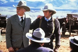 L-R: John C. Coble (Richard Farnsworth) und Tom Horn (Steve McQueen)