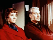 In einer Praxis lernt Juliane (Liselotte Pulver) den gelackten Patienten Paul Frank (Bernahrd Wicki) kennen, den alle nur "B&uuml;ffel' nennen. Juliane findet ihn ziemlich unsympathisch.