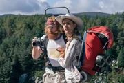 l-r: Olaf (Kristofer Hivju), Elsa (Hannah Hoekstra)