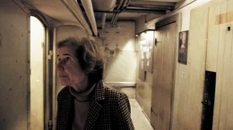 Beate Klarsfeld im Zellengang, EL DE Haus