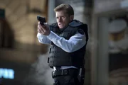 Sieht in Spiderman nur einen Verbrecher, der unerlaubt und maskiert Selbstjustiz &uuml;bt: Gwens Vater Captain George Stacy (Denis Leary) vom NYPD ...