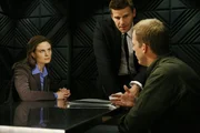 Brennan (Emily Deschanel, l.), Booth (David Boreanaz, M.)