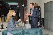 David (Lee Rychter, r.) und Annett (Tanja Wenzel, l.) fragen sich entsetzt, was die Verwanzung von Davids Wohnung für sie bedeutet. David (Lee Rychter, r.) und Annett (Tanja Wenzel, l.) fragen sich entsetzt, was die Verwanzung von Davids Wohnung für sie bedeutet.