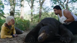 l-r: Eddie (Alden Ehrenreich), Kid (Stache) (Aaron Holliday)