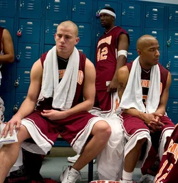 Der Basketball-Trainer der Richmond-Highschool hat ein einfaches Motto: "Durchschnitt ist nicht genug!" Damit macht sich Carter nicht gerade viele Freunde: Trotz einer Serie von Siegen schlie&szlig;t er sein Team von Training und Spielen aus. Der Grund: die miserablen schulischen Leistungen der Spieler (v.l.n.r. Channing Tatum, Rob Brown, Antwon Tanner).