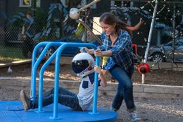L-R: Auggie (Jacob TREMBLAY), Via (Izabela VIDOVIC)