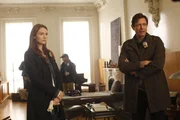 Saffron Burrows as Detective Serena Stevens, Jeff Goldblum as Detective Zach Nichols. Saffron Burrows as Detective Serena Stevens, Jeff Goldblum as Detective Zach Nichols.