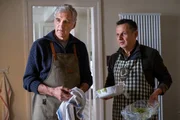 Robert Anders (Walter Sittler, li) und Hannes Buck (Gerhardt Wittmann, r.) sind zusammen in der Küche. Robert Anders (Walter Sittler, li) und Hannes Buck (Gerhardt Wittmann, r.) sind zusammen in der Küche.