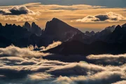 SRF DOK - Bergwetter. Faszinierende Urgewalt und Bedrohliche Urgewalten. Die Alpen - Wetterküche Europas.