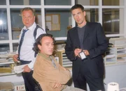 Die Kommissare Kehler (Wolfgang Bathke, li.) und Bonhoff (Wolfgang Krewe, re.) haben erfahren, dass Klaus Wiegand (Bernhard Bauer) ein Verhältnis mit der Ermordeten hatte. Ein Tatmotiv? Die Kommissare Kehler (Wolfgang Bathke, li.) und Bonhoff (Wolfgang Krewe, re.) haben erfahren, dass Klaus Wiegand (Bernhard Bauer) ein Verhältnis mit der Ermordeten hatte. Ein Tatmotiv?