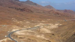 Santo Ant&atilde;o ist im S&uuml;den gepr&auml;gt von flacher auslaufenden Vulkanh&auml;ngen.