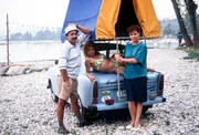 Udo Struutz (Wolfgang Stumph, l.), Tochter Jacqueline (Claudia Schmutzler, M.) und Ehefrau Rita (Marie Gruber, r.) haben ihr Urlaubsziel Italien endlich erreicht.