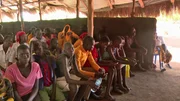 Gottesdienstbesucher im Bidi Bidi Flüchtlingslager Gottesdienstbesucher im Bidi Bidi Flüchtlingslager