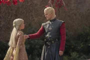 Rhaenyra Targaryen (Milly Alcock, l.); Daemon Targaryen (Matt Smith, r.) Rhaenyra Targaryen (Milly Alcock, l.); Daemon Targaryen (Matt Smith, r.)