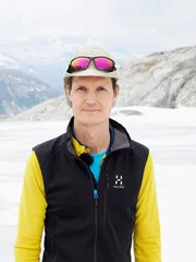 Der Schweizer Glaziologe Professor Matthias Huss aus Zuerich auf dem Rhonegletscher