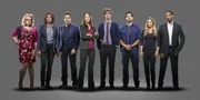 (12. Staffel) - Ein starkes Team, das jeden Serientäter zur Strecke bringt: Dr. Spencer Reid (Matthew Gray Gubler, 4.v.r.), David Rossi (Joe Mantegna, 3.v.l.), Jennifer 'JJ' Jareau (AJ Cook, 2.v.r.), Penelope Garcia (Kirsten Vangsness, l.), Dr. Tara Lewis (Aisha Tyler, 2.v.l.), Luke Alvez (Adam Rodriguez, 3.v.r.), Emily Prentiss (Paget Brewster, 4.v.l.) und Stephen Walker (Damon Gupton, r.) ...