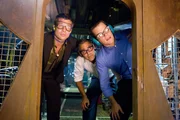 Ocean (George Clooney, M.), Ryan (Brad Pitt, l.) und Caldwell (Matt Damon,r.) wollen Casinobesitzer Bank seine fiese Tour heimzahlen - genau an dem Abend, an dem er seinen gr&ouml;&szlig;ten Triumph feiern m&ouml;chte: die Er&ouml;ffnung seines neuen Casinos ...