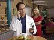 Kinderneurologe Dr. Frank Lorenz (Max Gertsch) hat Bastian Marquardt Spielverbot erteilt und seine Spielekonsole konfisziert. Unglücklicherweise hat er sie ausprobiert und prompt außer Gefecht gesetzt. Sarah Marquardt (Alexa Maria Surholt) hört amüsiert mit, als Lorenz verzweifelt versucht, einen Ersatz zu finden.