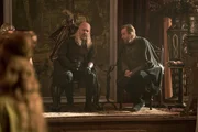 König Viserys I. Targaryen (Paddy Considine, l.); Otto Hohenturm (Rhys IFans, r.) König Viserys I. Targaryen (Paddy Considine, l.); Otto Hohenturm (Rhys IFans, r.)