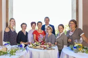 Von links: Manja Rohm, Maria Bogner, Silvia Deinhard, Michaela Gerstner-Scheller, Tilmann Sch&ouml;berl, Marie-Luise Hornstein, Manuela Thalhammer und Anne Leichtenstern.