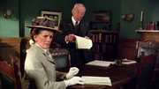 Hetty King (Jackie Burroughs, l.) ist ersch&uuml;ttert