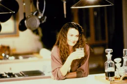 Mel Harris (Tracy).