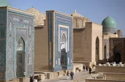 Samarkand in Usbekistan besitzt so viele Gesichter wie blaue Kuppeln, die in der Sonne glänzen. In dieser Stadt aus 1001 Nacht revolutionierte einst ein Emir die Astronomie ...