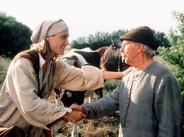 Der Tausch ist perfekt und der alte Bauer (Fred Delmare, rechts) kann sein Gl&uuml;ck nicht fassen. Warum gibt Hans sein Pferd her f&uuml;r eine olle Kuh?
