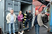 "Soko Donau", "Der Irrläufer." Ein versteckter Ermittler aus dem Innenministerium wurde auf der Suche nach einem verschwundenen Container mit Heroin getötet. Sein Chef bittet Dirnberger um Hilfe. Im Bild (v.li.): Gregor Seberg (Helmuth Nowak), Lilian Klebow (Penny Lanz), Stefan Jürgens (Carl Ribarski), Herbert Trattnigg (Norbert Zadril).