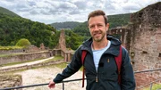 Moderator Arndt Reisenbichler auf der Burg Hardenburg bei Bad Dürkheim.