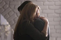 Paige Decker (Andrea Roth)