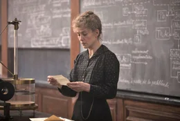 Marie Curie (Rosamund Pike)