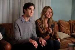 Brendon Wilcox (Eric Osborne, l.); Paige Decker (Andrea Roth, r.)