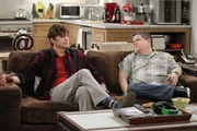 Leiden gemeinsam, was Frauen und Beziehungen angeht: Walden (Ashton Kutcher, l.) und Billy (Patton Oswalt, r.) ...