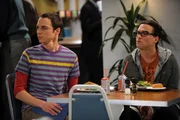 Sheldon Cooper (Jim Parsons, l.); Leonard Hofstadter (Johnny Galecki, r.)