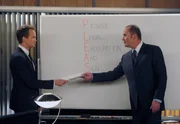 Im Alkoholrausch erfahren Ted und Robin etwas über Barney (Neil Patrick Harris, l.) und Greg (Mark Derwin, r.) ...