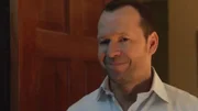 Nach einer Aussprache mit seiner Frau, versucht Danny (Donnie Wahlberg), sich mehr Zeit für seine Familie zu nehmen und erfährt, dass sein Sohn verliebt ist. Gelingt es auch Danny, die Liebe zu Linda (Amy Carlson) neu zu entfachen? Nach einer Aussprache mit seiner Frau, versucht Danny (Donnie Wahlberg), sich mehr Zeit für seine Familie zu nehmen und erfährt, dass sein Sohn verliebt ist. Gelingt es auch Danny, die Liebe zu Linda (Amy Carlson) neu zu entfachen?