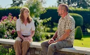 Kilgar House Gardens: Karl Ploberger mit Paula Byrne. Ein wahres Rosenparadies und viele Themeng&auml;rten. Geschaffen hat diesen Garten die Innenarchitektin Paula Byrne.