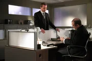 Louis (Rick Hoffman) verliert die Kontrolle – beruflich wie privat droht ihm der Boden unter den Füßen wegzubrechen. Doch sein Aufbegehren bleibt nicht ohne Folgen.