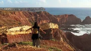 Der Fischerpfad ist eine 226,5 Kilometer lange Wanderweg. Er beginnt im Dorf Sao Torpes in der Provinz Alentejo und verl&auml;uft &uuml;ber die &auml;u&szlig;erste Spitze Europas &ndash; bei Sagres &ndash; bis nach Lagos an der Algarve. Eine traumhafte Felsk&uuml;ste mit zum Teil unentdeckten Str&auml;nden.