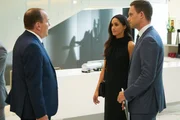 Rachel (Meghan Markle) und Mike (Patrick J. Adams) treffen auf den zum Bewerbungsgespräch erschienenen Larry Burnham (Larry Day).  Wird er eine Rolle spielen beim Fortbestand der Kanzlei ohne Jessica?