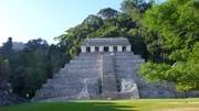 Im "Tempel der Inschriften" in Palenque (Mexiko) wurde das Grab König Pakals gefunden. Im "Tempel der Inschriften" in Palenque (Mexiko) wurde das Grab König Pakals gefunden.