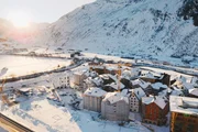 NZZ Format — Schweizer Berge zum Verkauf - Wie Investoren Skiorte verändern; Skigebiet in der Schweiz