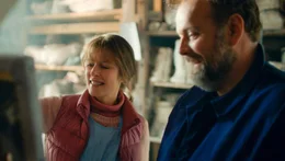 Maria (Karin Viard) lernt den Hausmeister Hubert (Gr&eacute;gory Gadebois) kennen, der die Akademie in- und auswendig kennt.