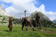 1492 nimmt ein Trupp Bergsteiger (Stefan Plank, Manuel Hufnagel, Andreas Brunner, Franco Maiorano, Stefan Pfau, v.l.) den Mont Aiguille im Auftrag des franz&ouml;sischen K&ouml;nigs in Besitz.