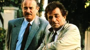 Hugh Creighton (Dabney Coleman) wird von Lt. Columbo (Peter Falk, r.) zu dem Mord an der Rocksängerin Marcy Edwards verhört.