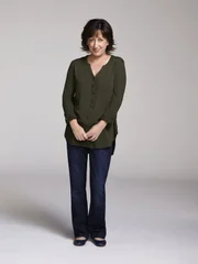 Wendy (Beth Hall ).
