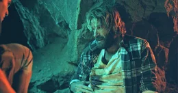 Eine Gruppe von Studenten begibt sich in eine tiefe Grotte in Texas um ihren verschollenen Arch&auml;ologie-Professor Hopper (Andrew Wilson) zu finden. Sie finden ein Loch im Raum-Zeit-Kontinuum, an dem die Zeit viel langsamer vergeht als auf der Erde. Als sie immer tiefer in die H&ouml;hle vordringen, entdecken sie eine uralte Legende.