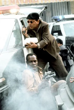 Immer im Einsatz: Die L. A.-Cops Harrigan (Danny Glover, l.) und Danny (Ruben Blades, r.) liefern sich ein hei&szlig;es Feuergefecht mit hemmungslosen Drogendealern ...
